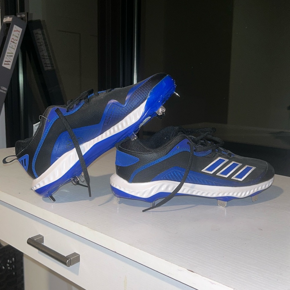 Adidas icon bounce baseball cleats